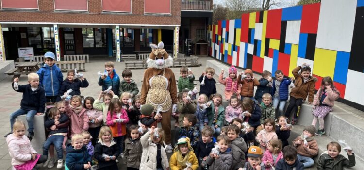 Bezoek van de paashaas Bezoek van de paashaas